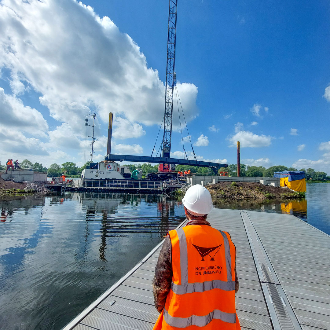  260608_Brueckeneinhub_Dove-Elbe_1o.jpg